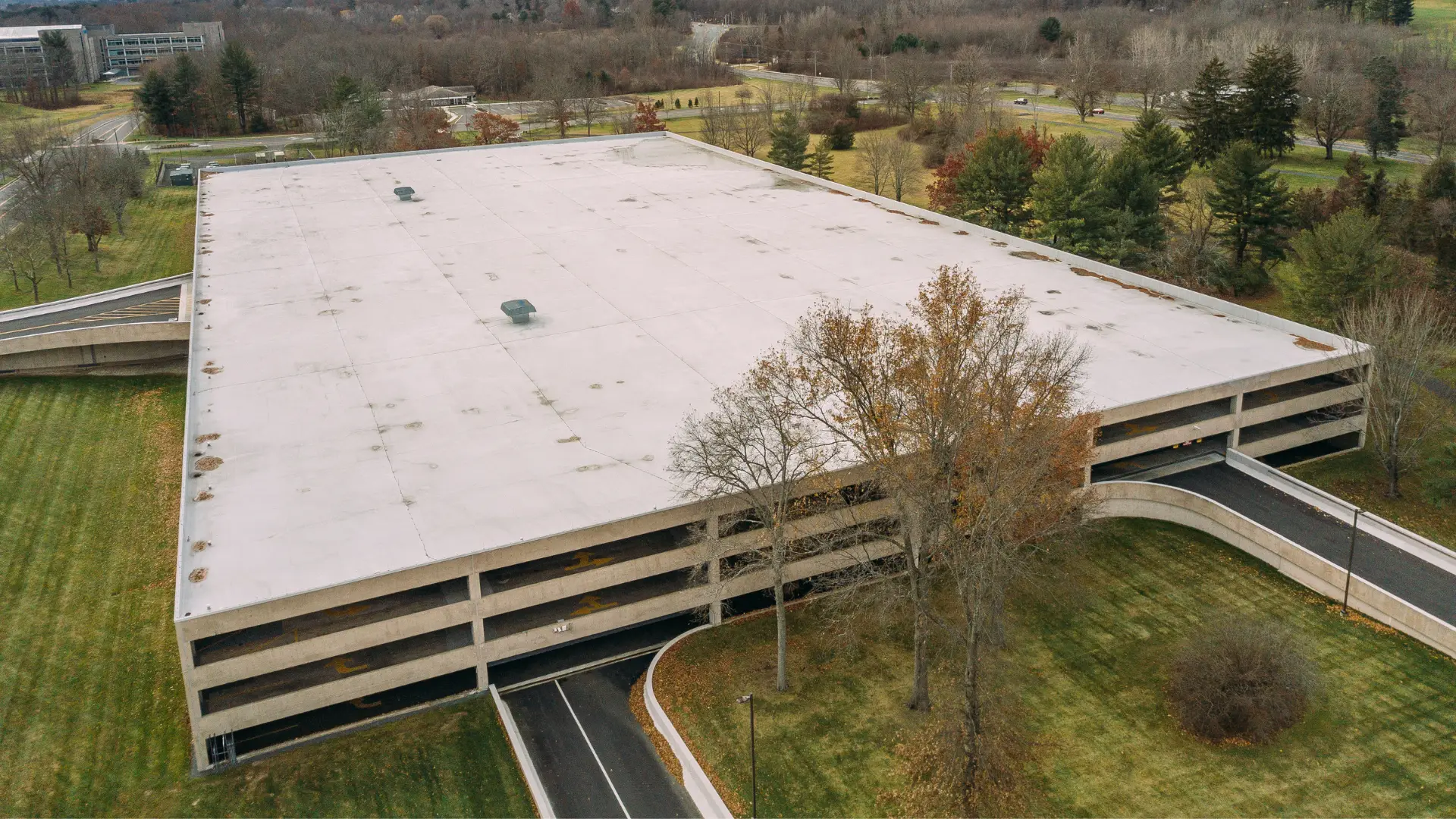 COMMERCIAL ROOF MAINTENANCE SERVICES